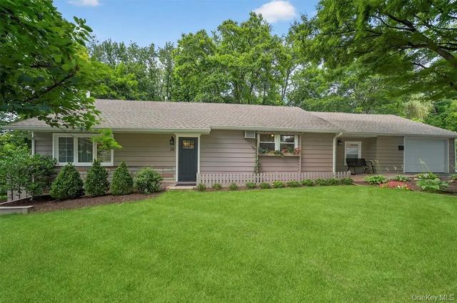 26 Overlook Drive, Warwick