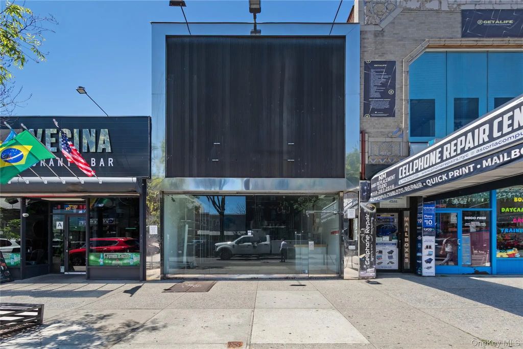 3064 Steinway Street, Astoria