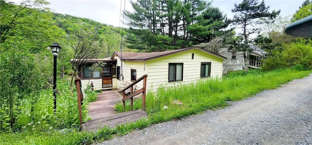 32 Brookside Drive, Neversink