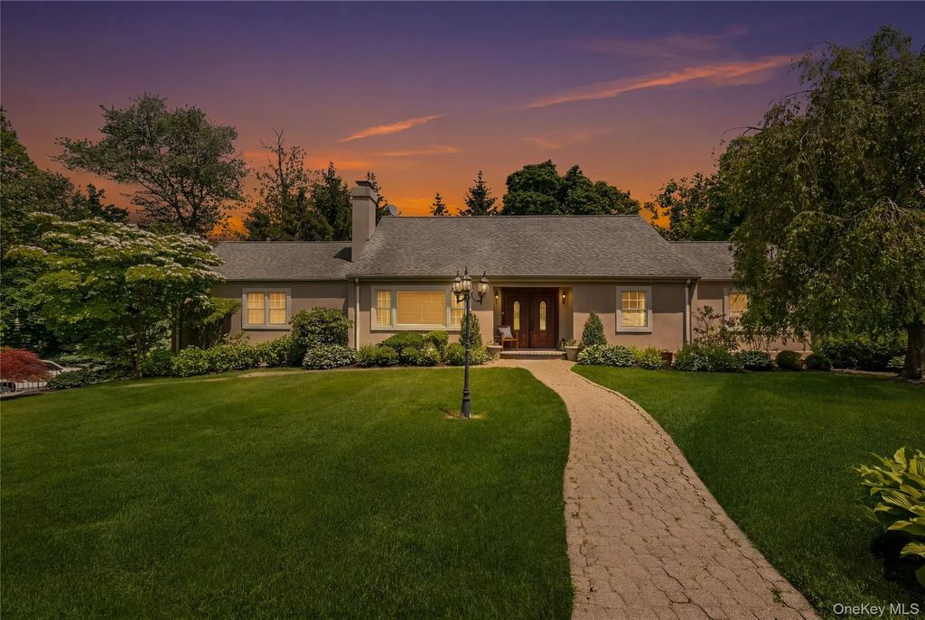 1 Hunting Ridge Road, White Plains