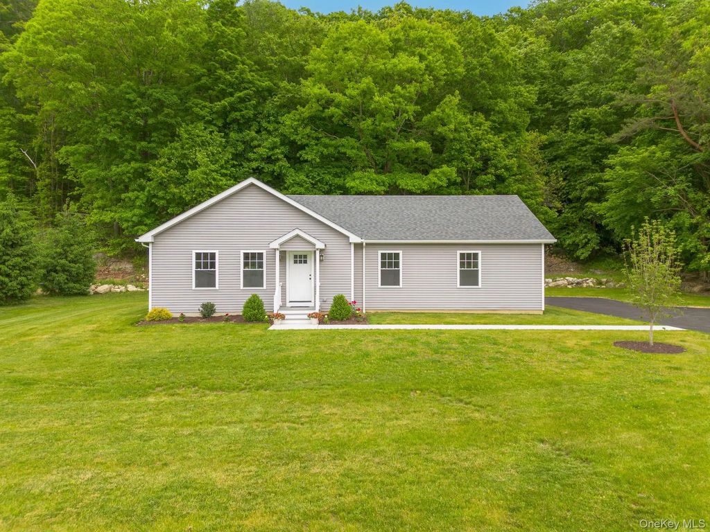 358 Route 292, Holmes