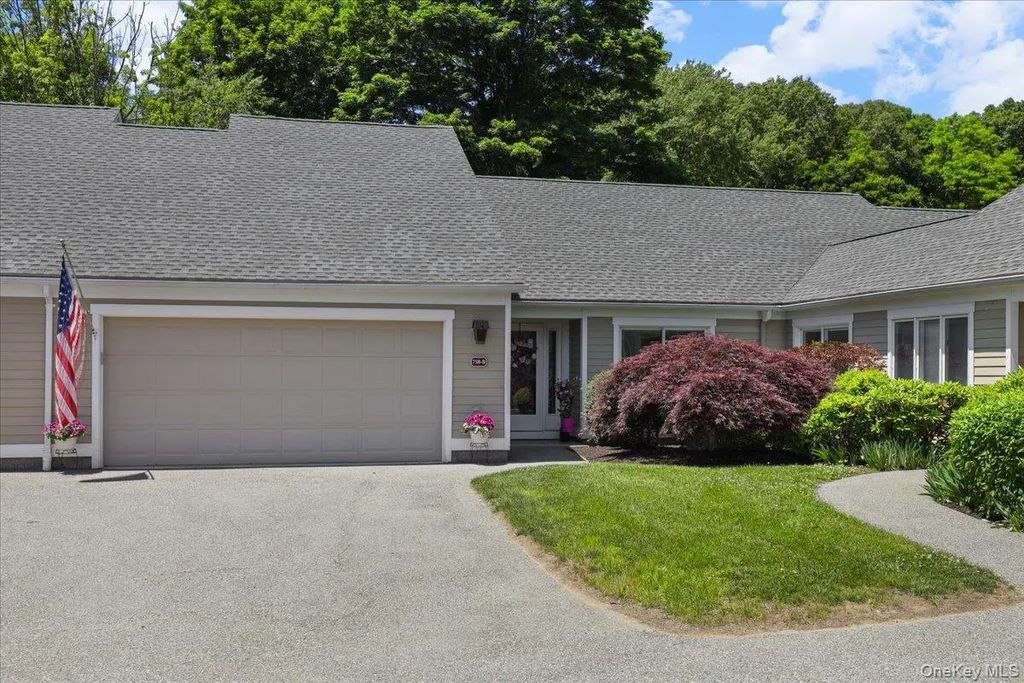 758 Heritage Hills # B, Somers