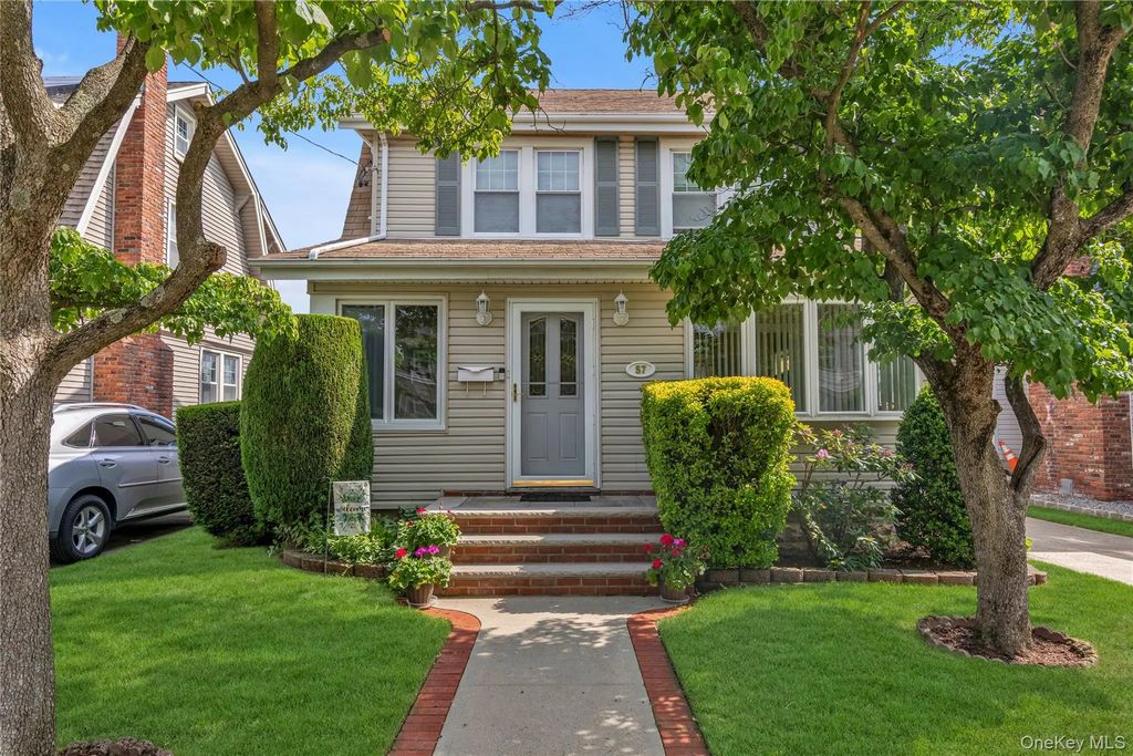 57 Malden Avenue, Lynbrook