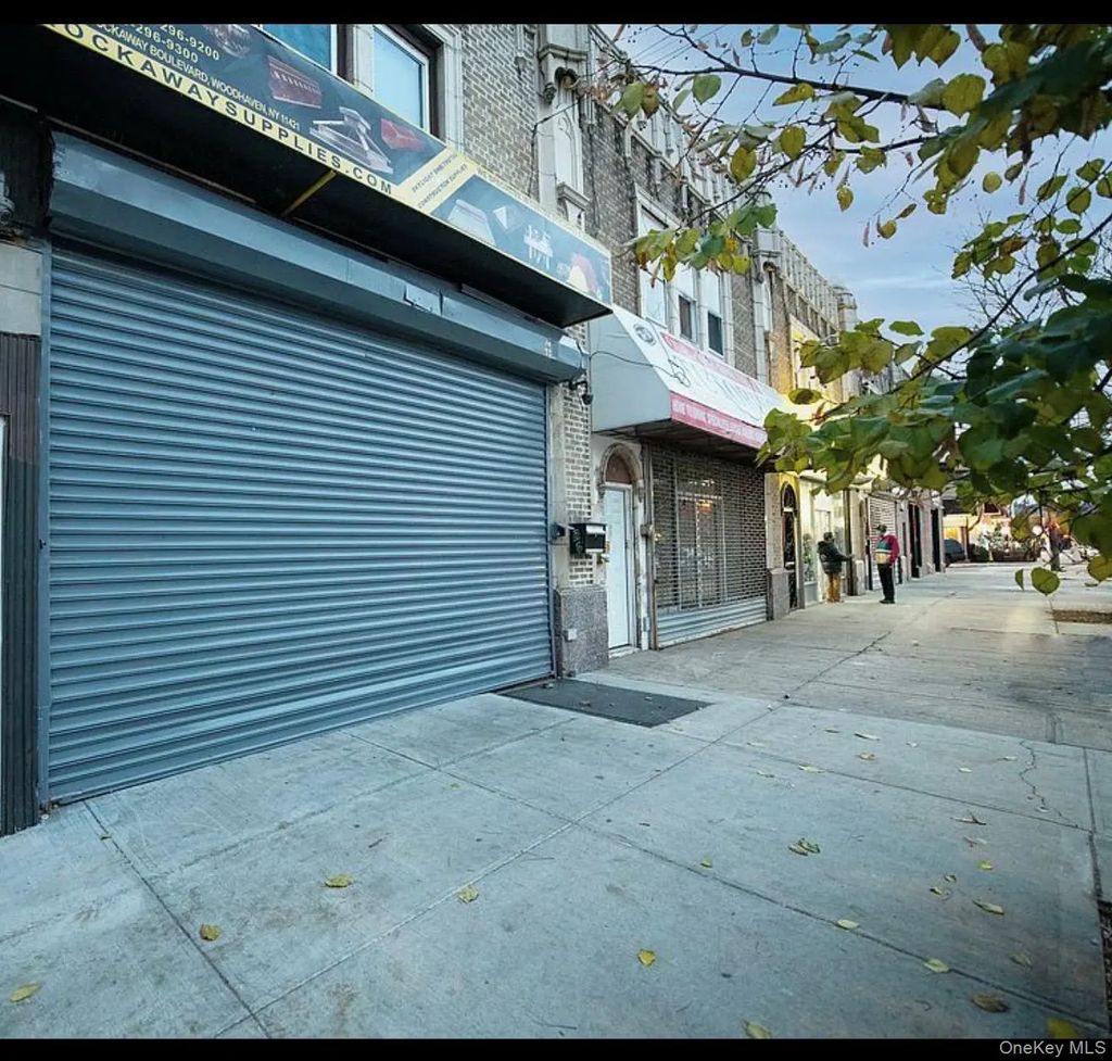 76-12 Rockaway Boulevard, Woodhaven