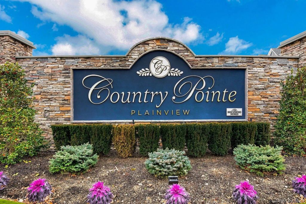 17101 Aspenwood Drive, Plainview