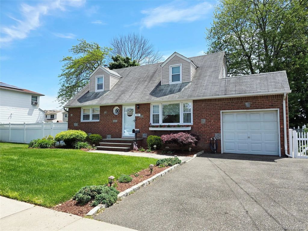 2574 7th Street, East Meadow