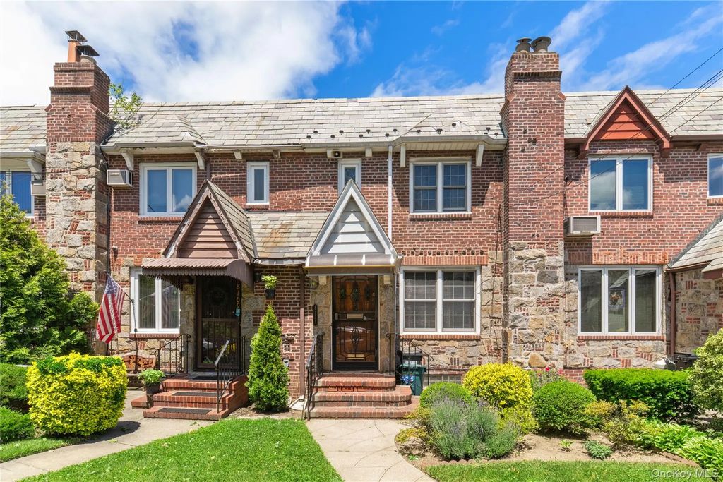 81-11 77th Avenue, Glendale