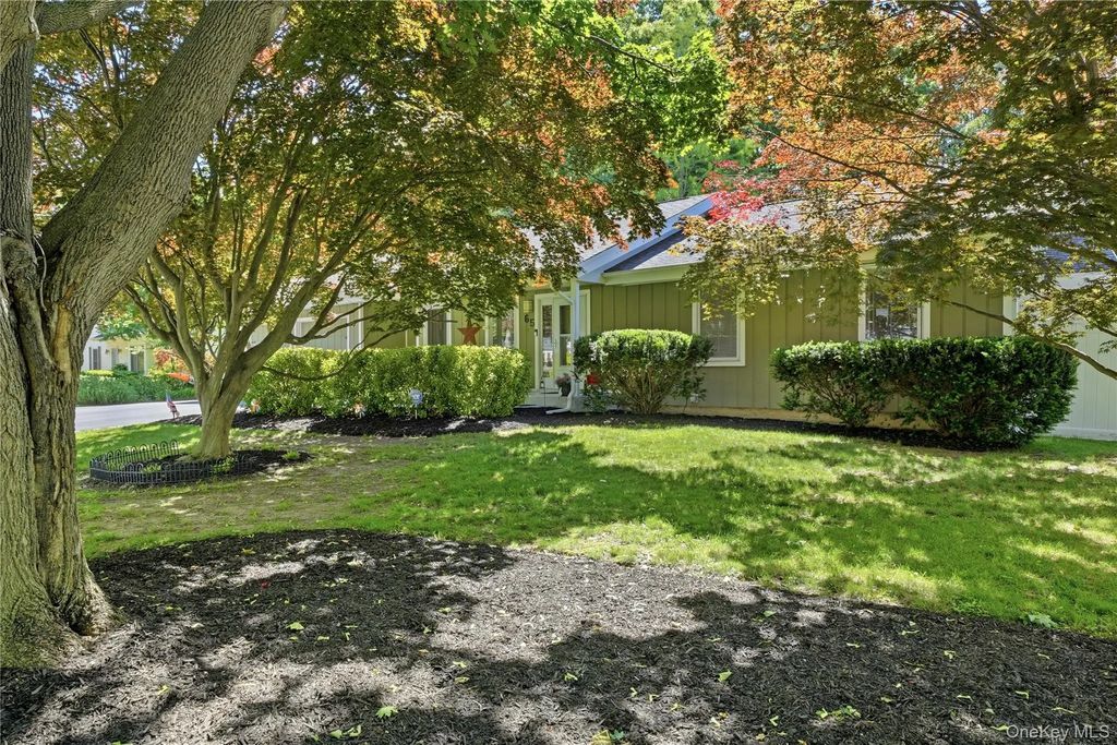 65 Patricia Lane, South Setauket