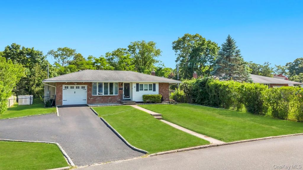3 Bayberry Drive, Saint James