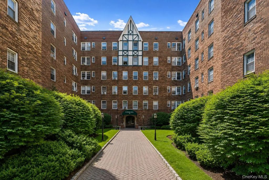 25 Parkview Avenue # 2e, Bronxville