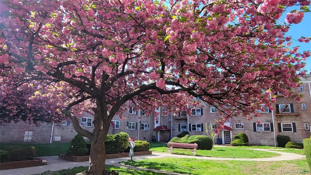 66-10 111 Street # 3b, Forest Hills