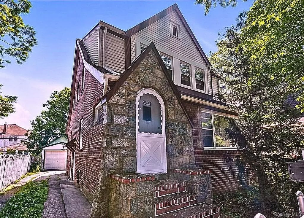 9339 Springfield Boulevard, Queens Village
