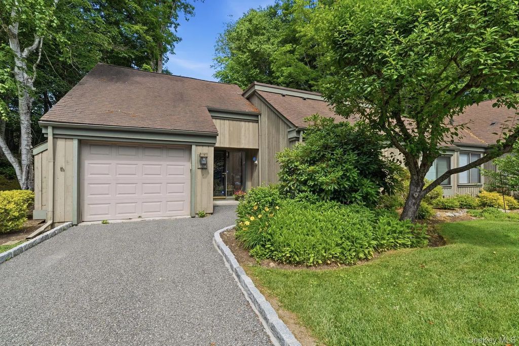 953 Heritage Hills # A, Somers