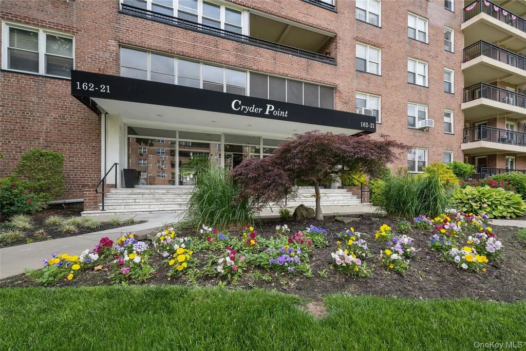 162-21 Powells Cove Boulevard # 2r, Beechhurst