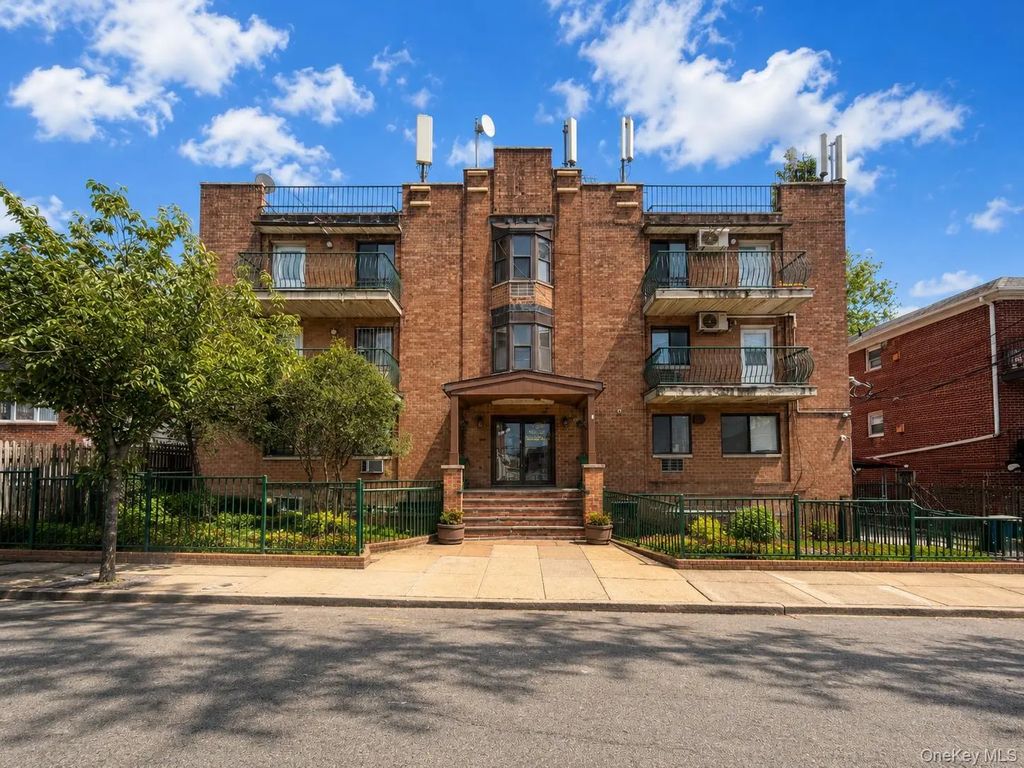 130-14 60th Avenue # 2e, Flushing