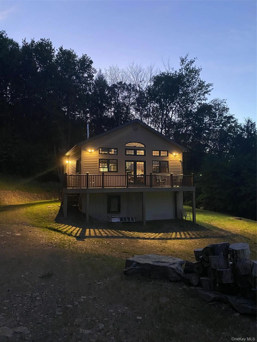 157 Wolfs Lair, Hamden
