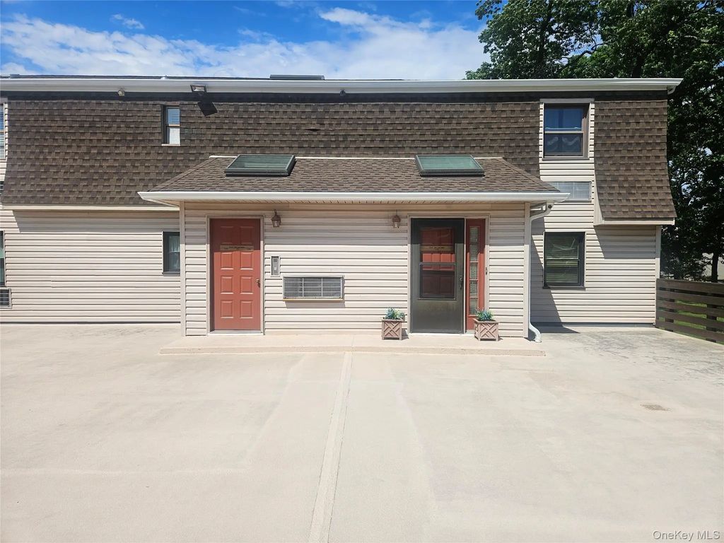 1337 Broadway # C10, Hewlett