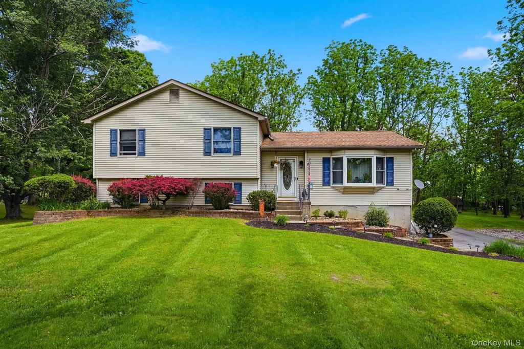 163 Van Keuren Avenue, Pine Bush