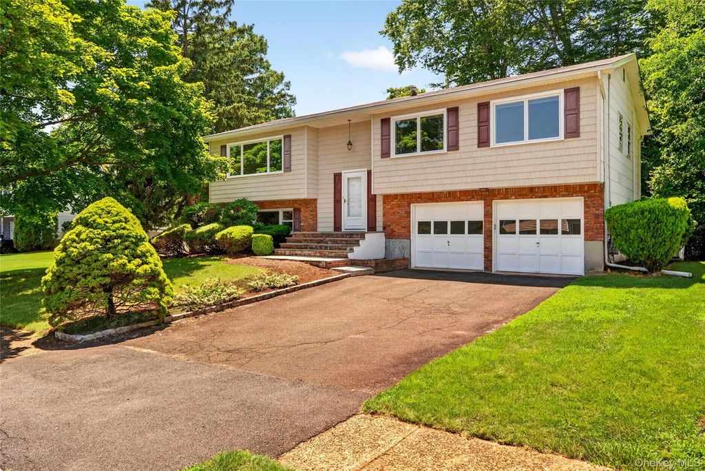 81 Poplar Street, Nanuet