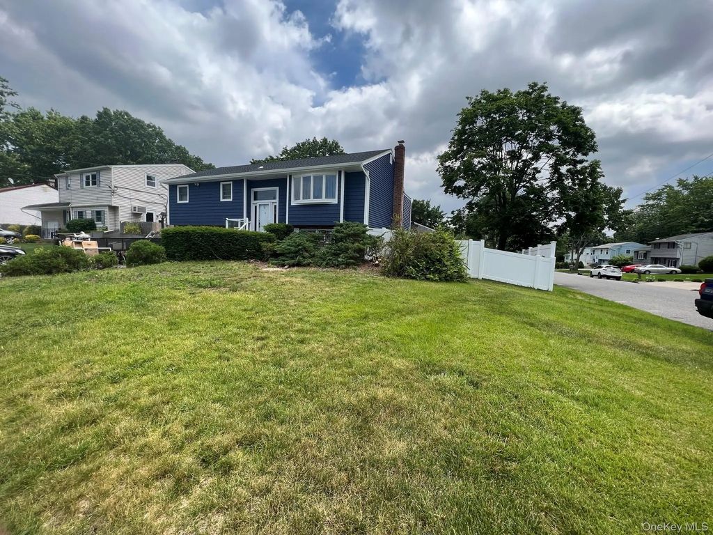 48 Franco Avenue, Selden