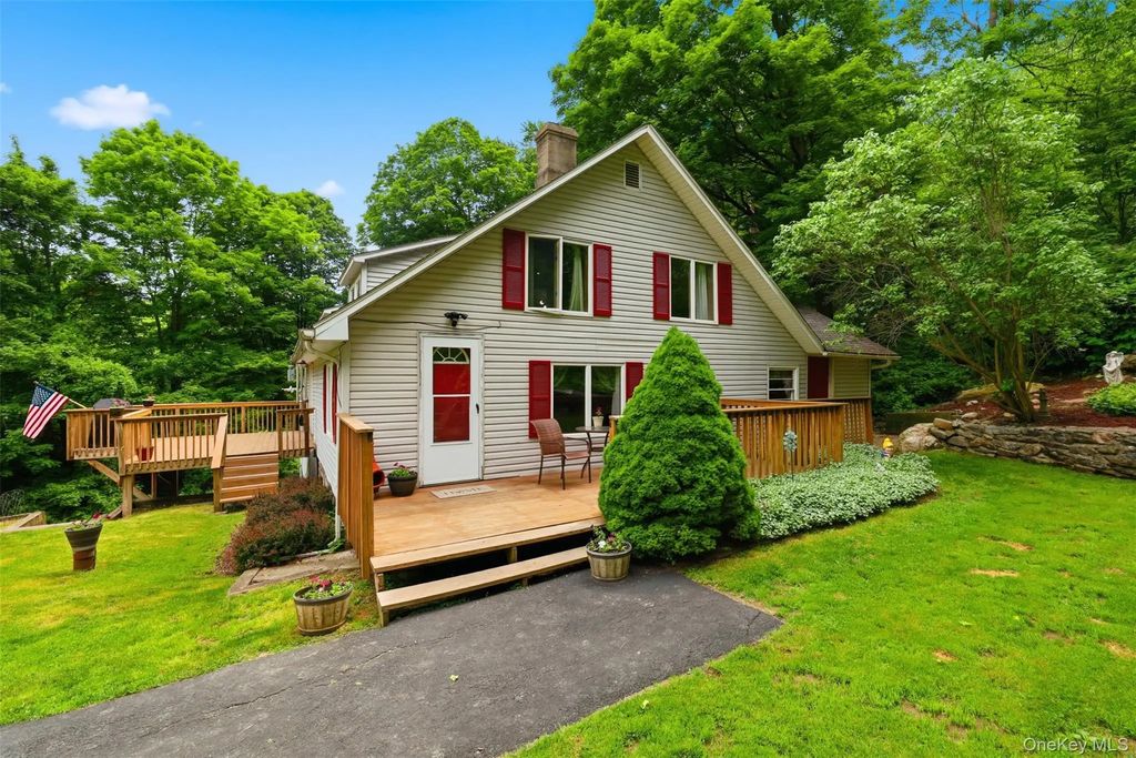 236 Hosner Mountain Road, Hopewell Junction