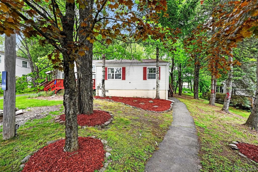 6 Summit Place, Monticello