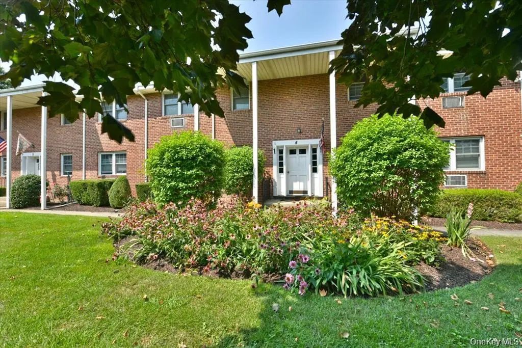 295 Merrick Road # 4a, Amityville