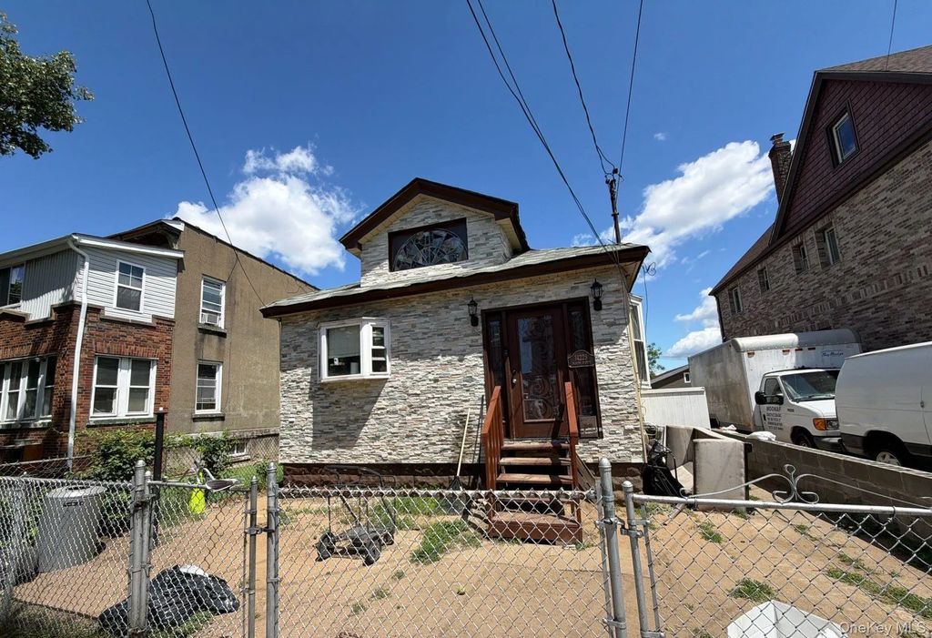 142-25 Bascom Avenue, South Ozone Park