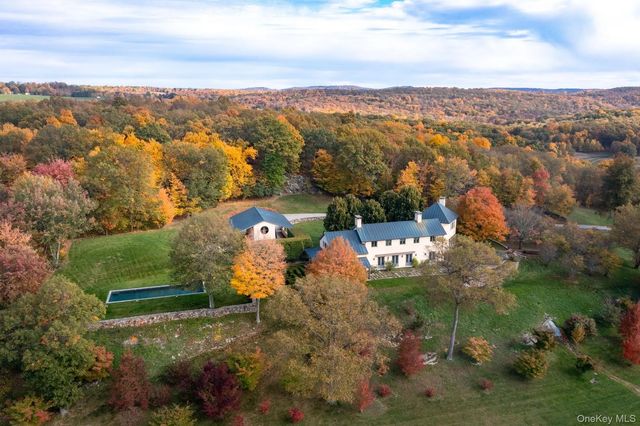 129 W Meadow Lane, Millbrook