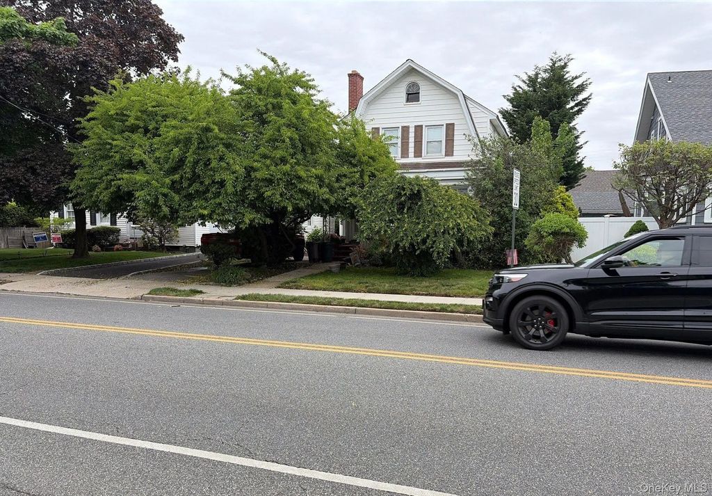 259 Lincoln Avenue, Rockville Centre