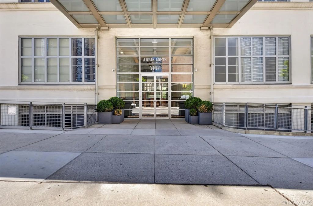 27-28 Thomson Avenue # 250, Long Island City
