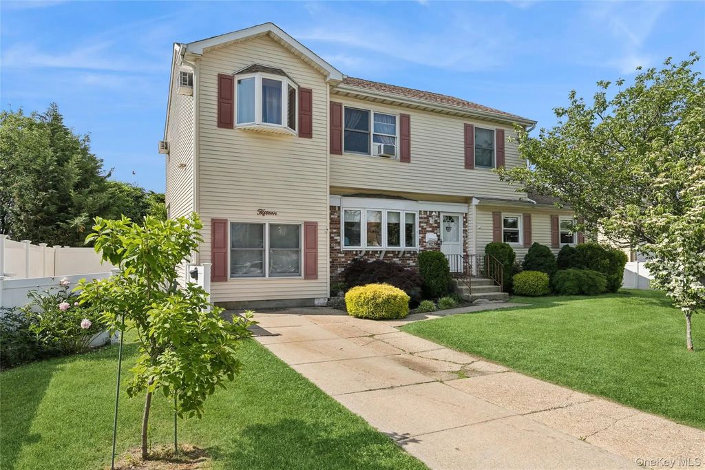15 Willard Avenue, Farmingdale