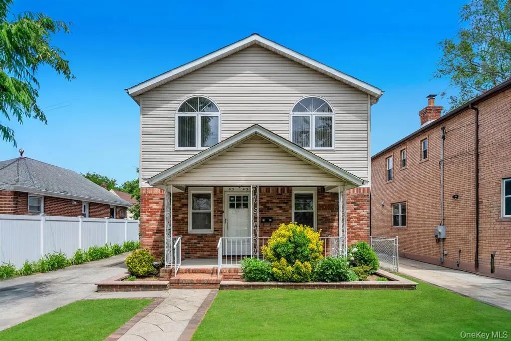 8343 261st Street, Glen Oaks