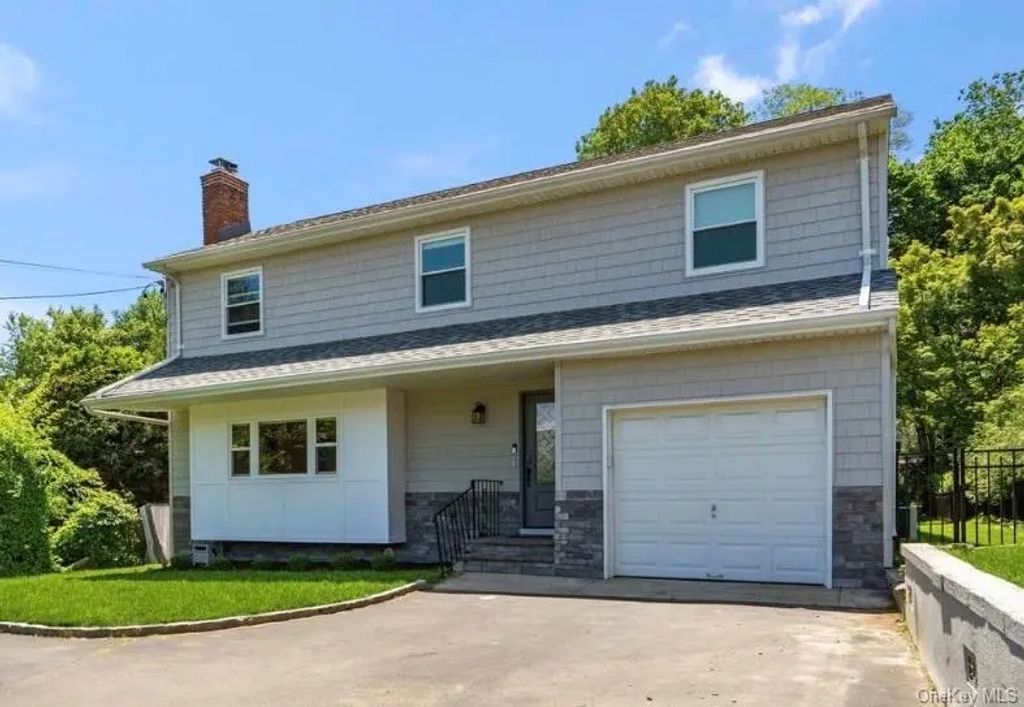 434 W Main Street, Huntington