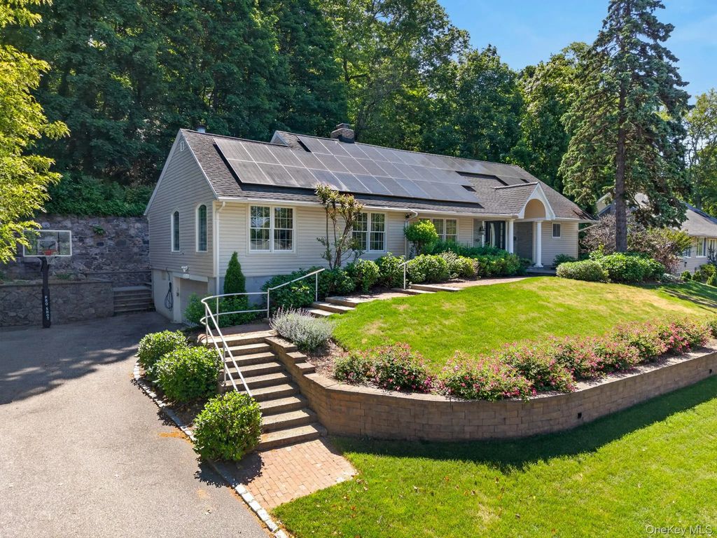 125 Mimosa Drive, East Hills