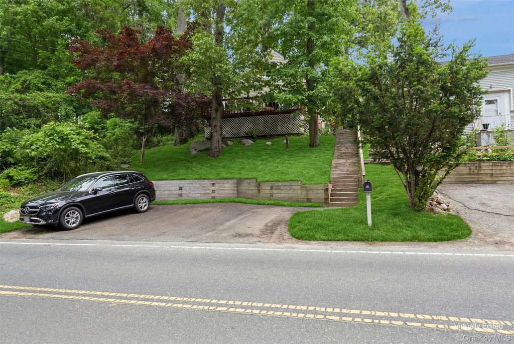 127 Hallock Landing Road, Rocky Point