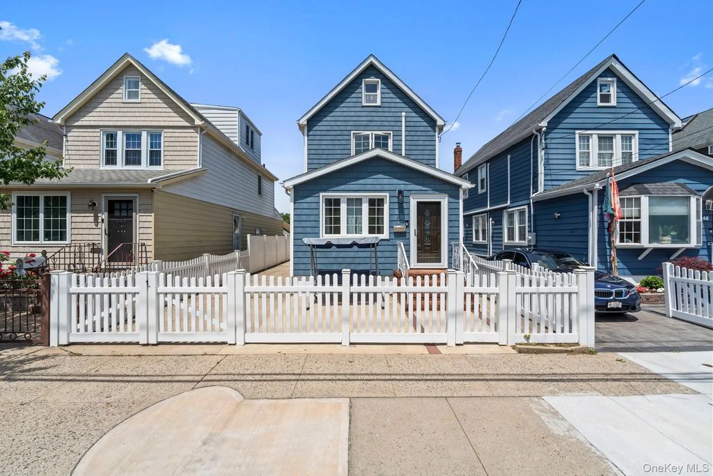 43 Dewitt Street, Valley Stream