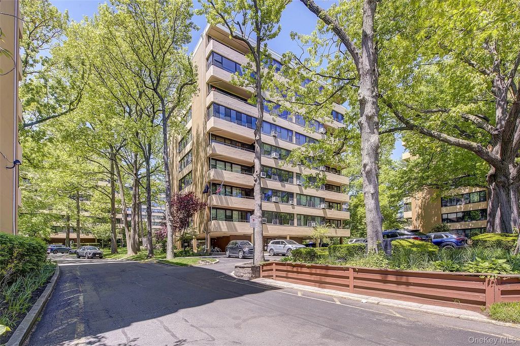 10-10 166th Street # 5d, Whitestone