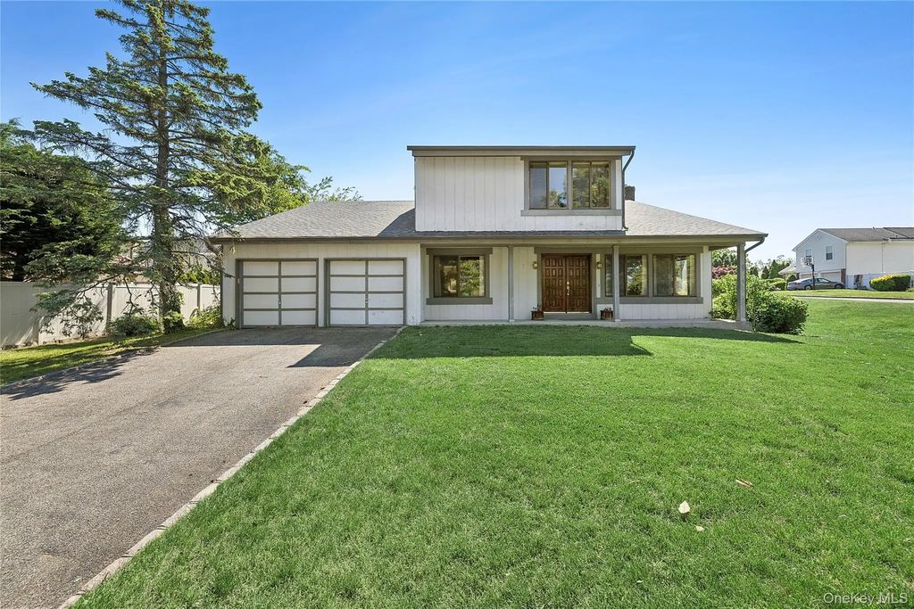 7 Stirrup Lane, Glen Cove