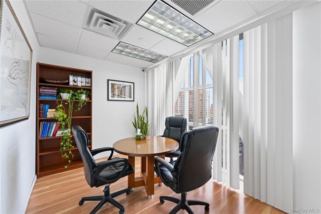 136-33 37th Avenue # 9b, Flushing