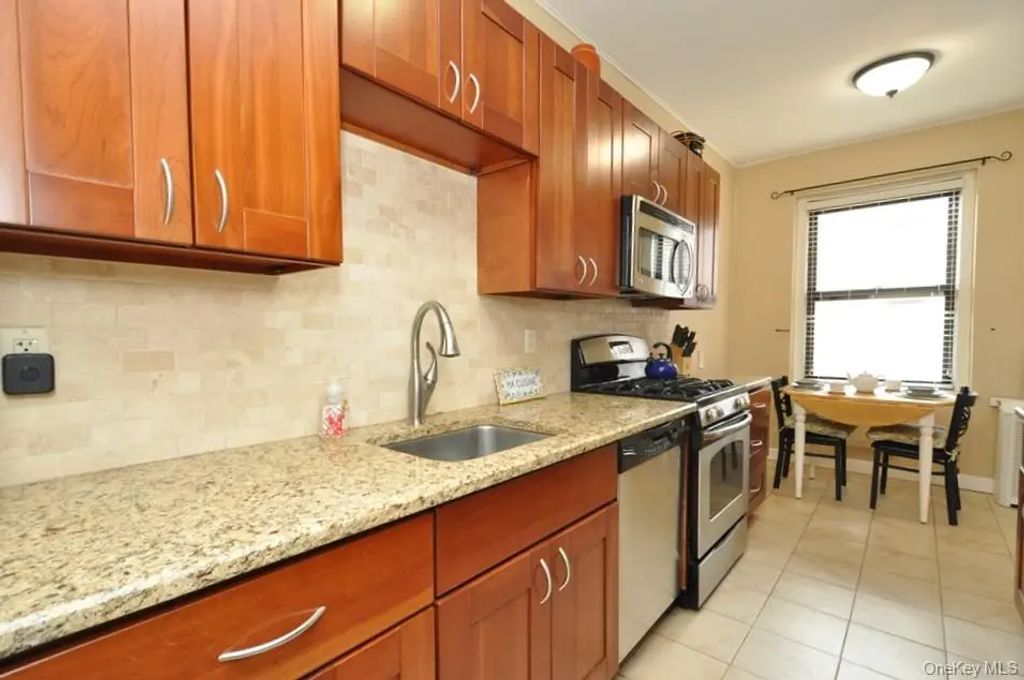 143 Garth Road # 5j, Scarsdale