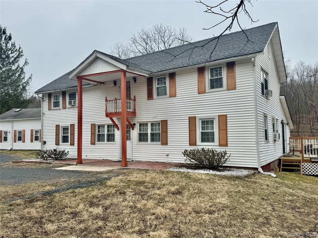 1 Royal Acres Drive, Middletown