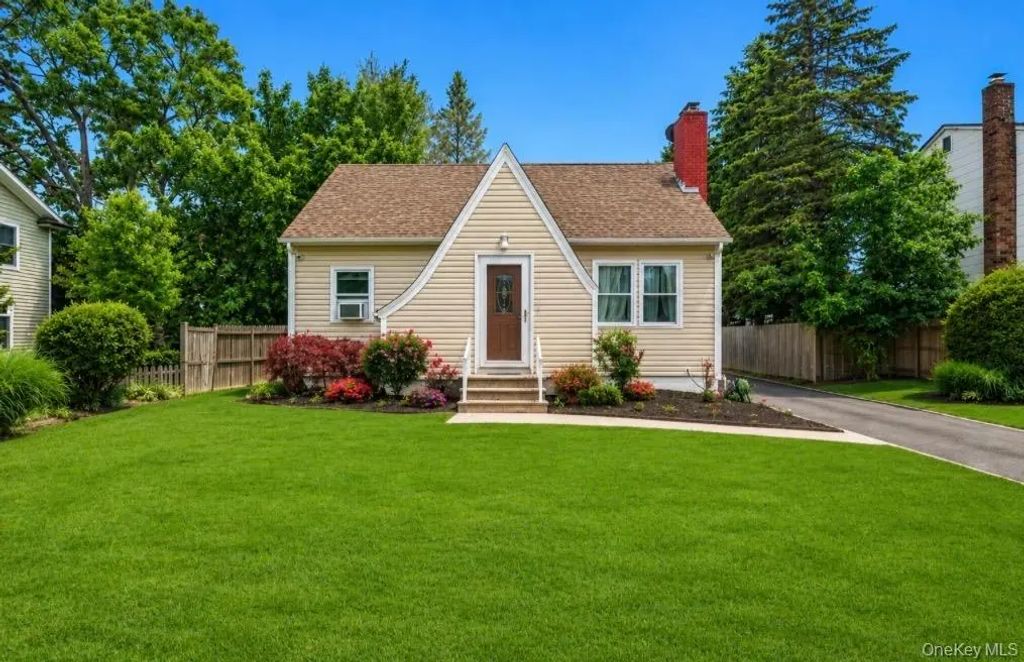 12 Mallar Avenue, Bay Shore