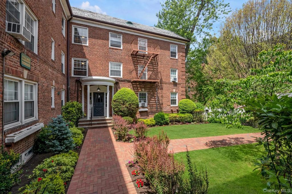 19 Schenck Avenue # 1g, Great Neck
