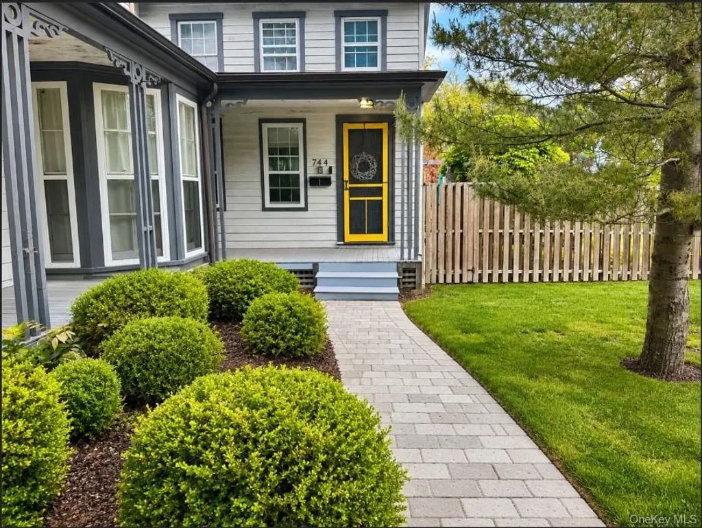 744 Main Street # 1, Greenport
