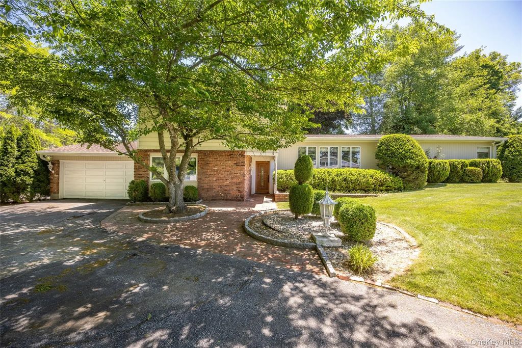 12 Lark Avenue, White Plains