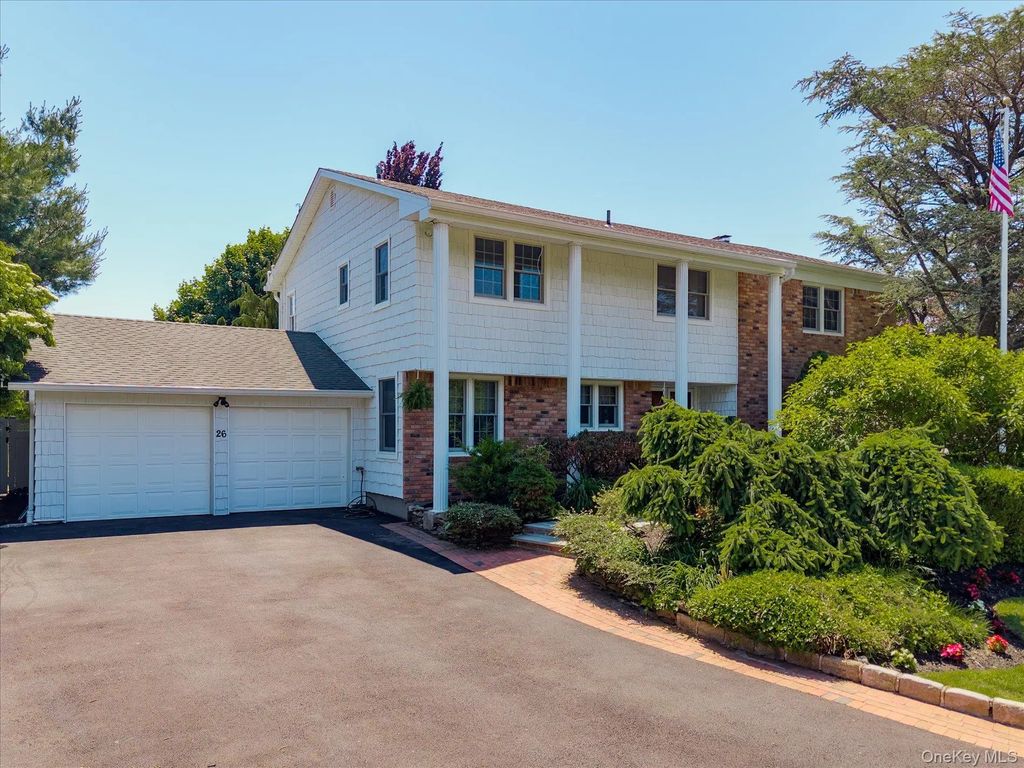 26 Quaker Lane, Farmingdale