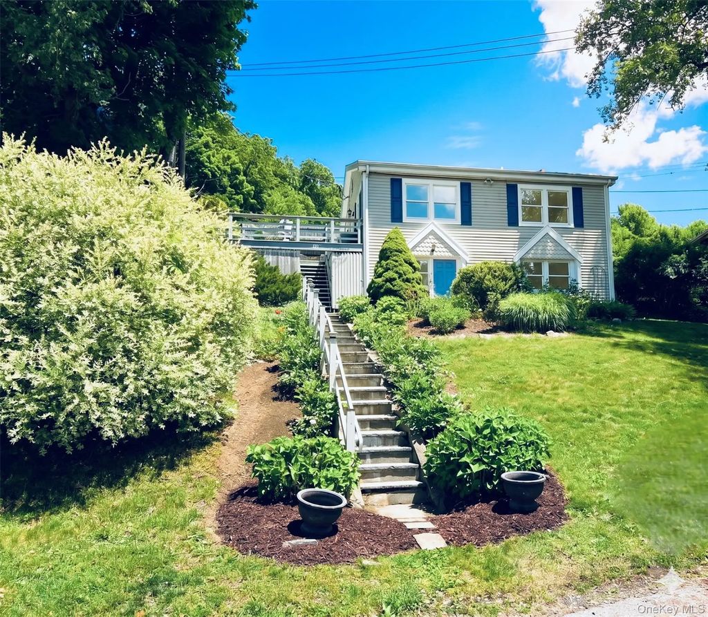 56 Vails Lakeshore Drive, Brewster