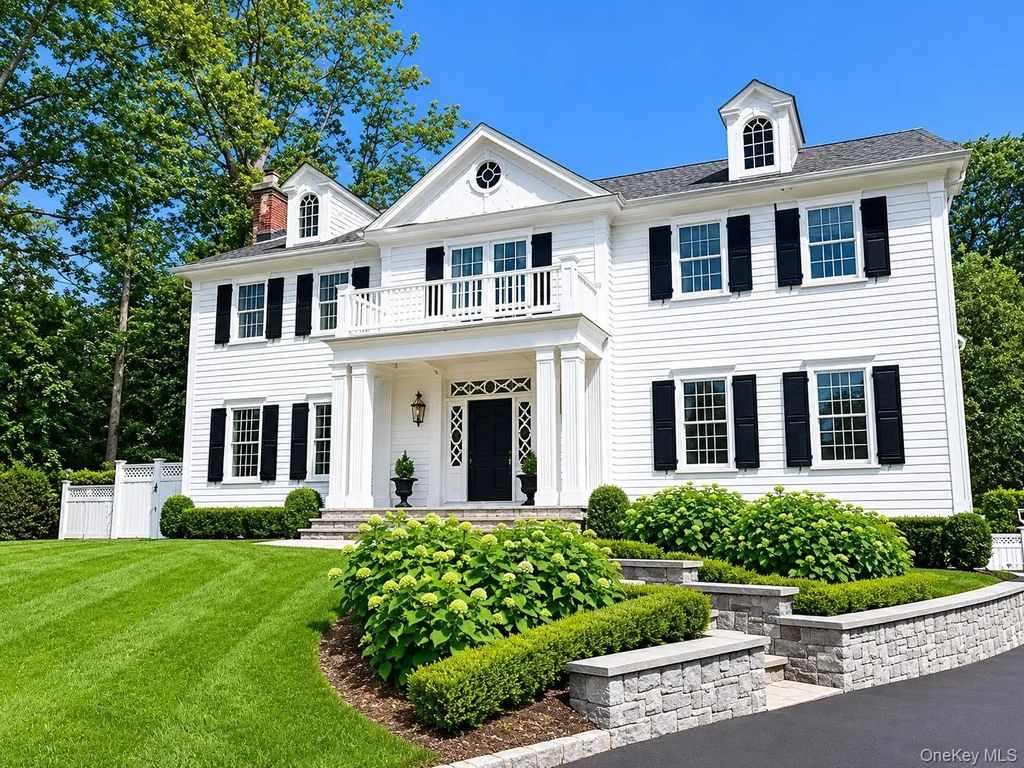55 Plymouth Road, Manhasset