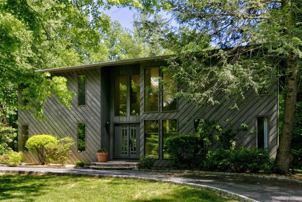 1 Sassi Drive, Croton-on-Hudson